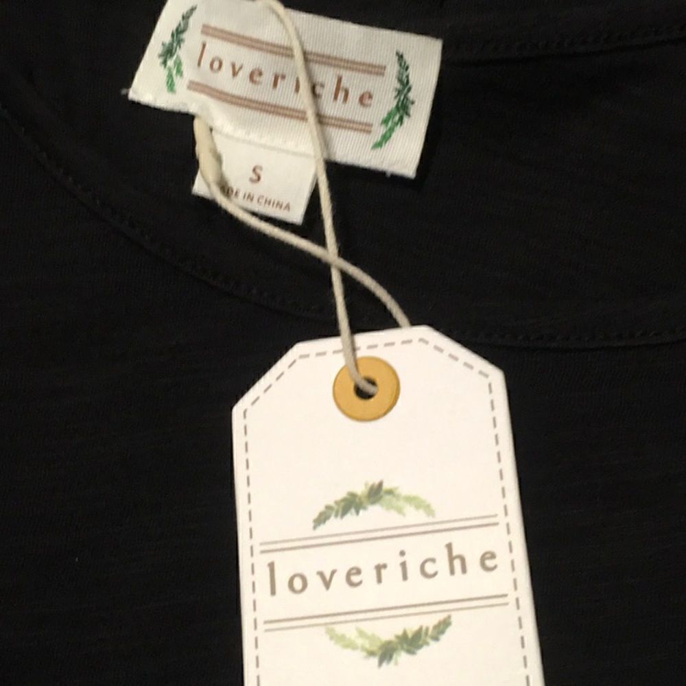 Loveriche NWT Super Cute Ruffled Shirt. - Picture 5 of 5